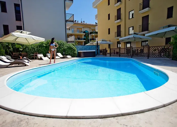 Aparthotel La Guirita 4*